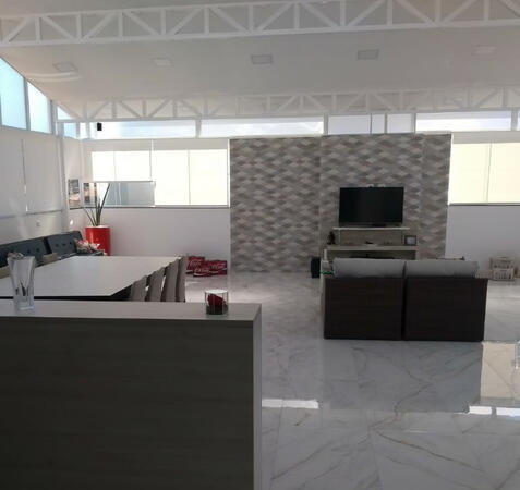 Porcelanato - Estrutura metálica